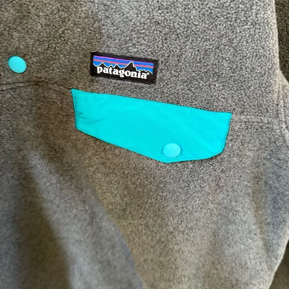 Patagonia Lightweight Synchilla Snap-T Pullover
In Nickel W/Epic Blue M - Picture 4 of 10